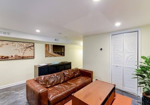 This house is a 2 bedroom(s), 1 bathrooms, located in Washington, DC. in Washington