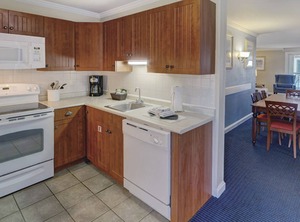 Wharf Newport | Yachting Village
