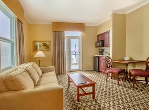 Cw Bay Voyage Inn | Jamestown