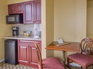 Cw Bay Voyage Inn | Jamestown