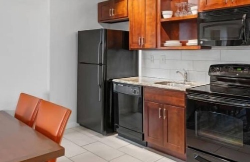 The Point Condo | 3br Deluxe Condo Family Fun, Beach & Boating