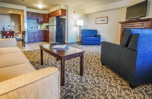 Ocean Drive Condo | Deluxe 1BR Condo w/Jacuzzi & Bay Views