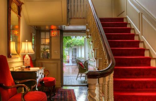 Yachting Village Bed & Breakfast | Francis Malbone House