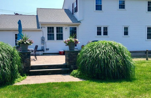 Newport East House | NEW! Comfort, Spacious 2300sqft, minutes to Newport