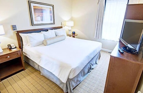 The Point Resort | New England Charm - Waterfront 2BR Deluxe w/ Fishing, Sailing, Croquet & More