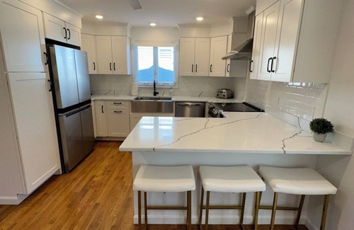 Fifth Ward House | Newly renovated luxury 2-bedroom house. Walk to EVERYTHING!