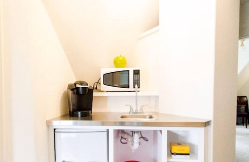 Newport Apartment | Newport - Exclusive Renfrew Park Beach House Waterview Apartment, Central A/C