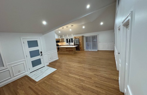 Tiverton House | Peaceful Getaway - 3 bed home water Views, walk to Bally‘s Casino, Tiverton RI!