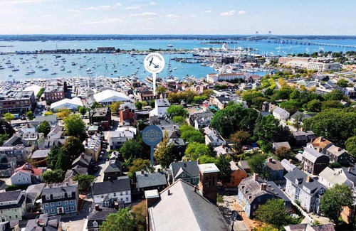 Newport House | The Royce on Spring - High-End Family Getaway in Newport