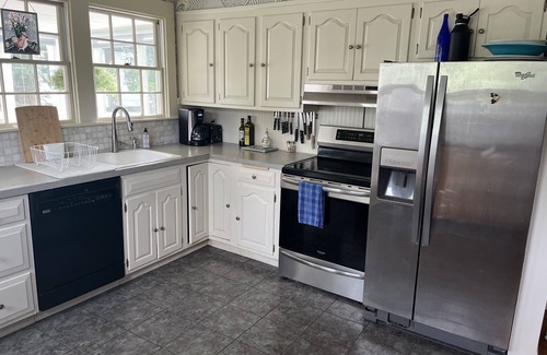 West Ferry House | Waterfront Cape, Beautiful Sunsets, Private Beach. The perfect winter rental.