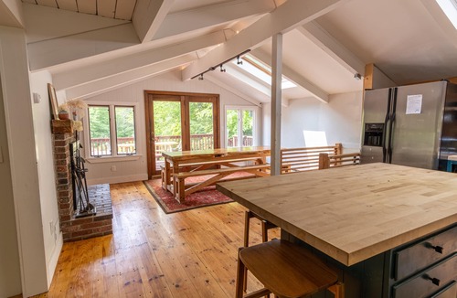 Birchview by the Saco Ski Chalet | 1.1 acre modern waterfront home on the Saco river