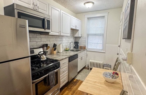 Brookline Apartment | ½ mile to Longwood Medical, Renovated, Pub Trans