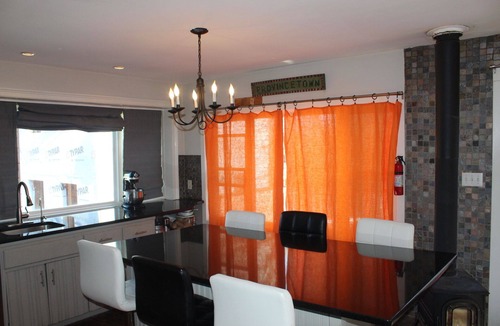 Provincetown House | 1.5 Blocks to Bay Beach & Pier! Huge 5BR w/4 Kings & 4-Car Pkg, Private Yard.