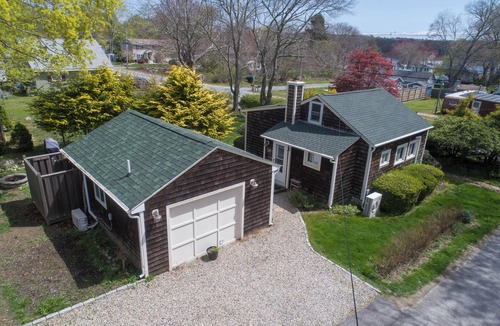 South Kingstown Cottage | 1-bed cottage near RI's best beaches, Boating and URI-Central AC/outdoor shower