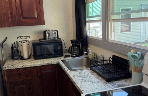 Vinalhaven Cottage | 1 Bedroom Island Cottage-Water View-Walk to Downtown