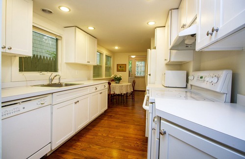 Village of Southampton House | 1 Block From Southampton Village-1 Bedroom