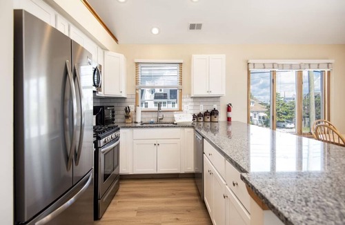 Ship Bottom House | 1 block to beach - Great for large/multiple families