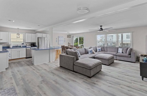 Ship Bottom House | 1 Block to Ocean, 4BR LBI, Sleeps 8, Near Bay