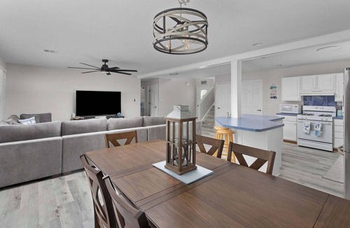 Ship Bottom House | 1 Block to Ocean, 4BR LBI, Sleeps 8, Near Bay