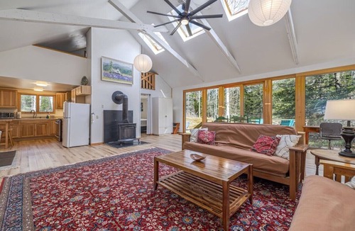 Bar Harbor House | 1 BR Home in Quiet Wooded Area in BH! [Art Studio]