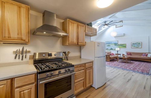 Bar Harbor House | 1 BR Home in Quiet Wooded Area in BH! [Art Studio]