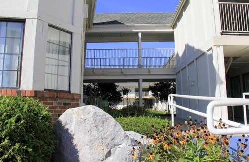 Enfield Apartment | 1 Full Bed|Mobility Access|Tub,Nsmk