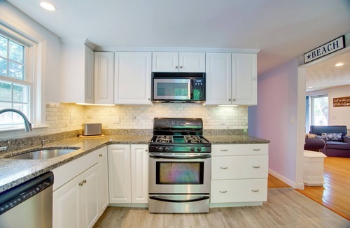 West Yarmouth House | < 1 Mi to Beaches: Cape Cod Bungalow w/Fire Pit!