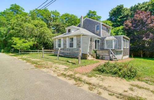 Oak Bluffs House | < 1 Mi to Beaches: Home w/Deck in Oak Bluffs