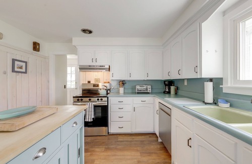 Westerly House | < 1 Mi to Dtwn Westerly! Walkable Coastal Escape