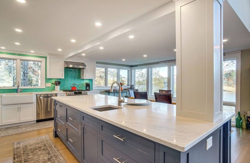 Hyannis Cottage | 1 Mi to Ferry & Beach: Waterfront Hyannis Home!