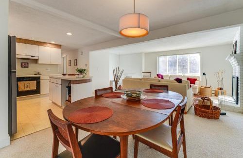 Brunswick House | 1 Mi to Maine Street! MCM-Style Home in Brunswick