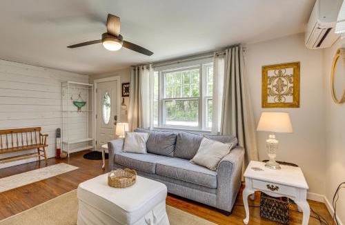Niantic House | < 1 Mi to Sand! Updated Cottage w/Yard in Niantic