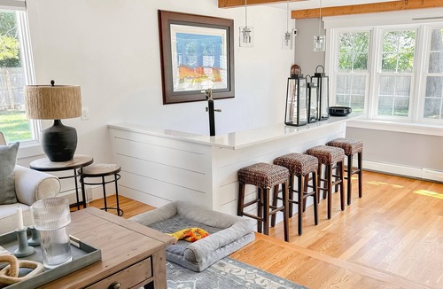 Teaticket House | 1 mile from Main Street and 1.5 miles to Falmouth Heights Beach.