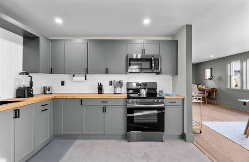 Berlin House | 1 Min to I-91 - Newly Renovated Modern 2 BR Home