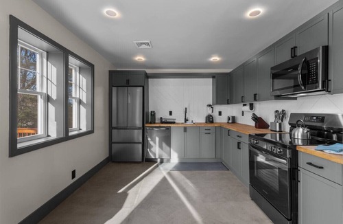 Berlin House | 1 Min to I-91 - Newly Renovated Modern 2 BR Home
