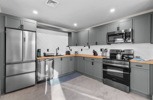 Berlin House | 1 Min to I-91 - Newly Renovated Modern 2 BR Home