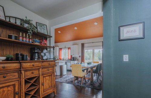 Londonderry House | 10 acres secluded estate + Private pond + Pool + Movie Room + GameRoom + Firepit