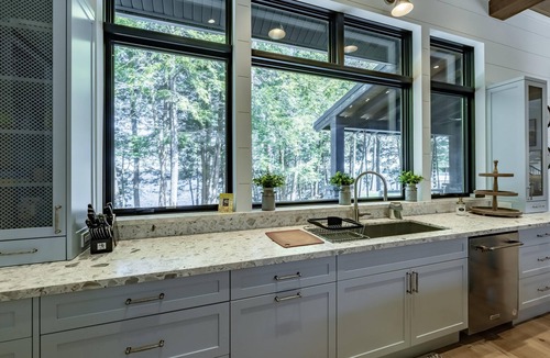 Muskoka Lakes Cottage | 10 bed 9 bath cottage on Walkers Point, Lake Muskoka