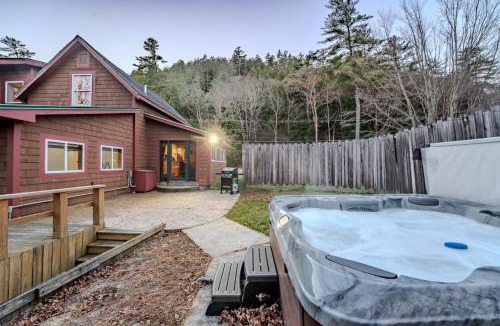 Woodstock House | 10 Min to Loon-Hottub-Pet Friendly-EV Charger