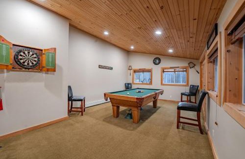 Woodstock House | 10 Min to Loon-Hottub-Pet Friendly-EV Charger