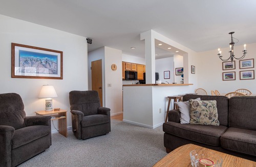 Warren Condo | 100 Snow Creek 2 Bedroom Condo