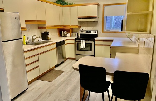 Port Elgin Hotel | 103 -Presidential Suite-Lake View 1 King+SOFA