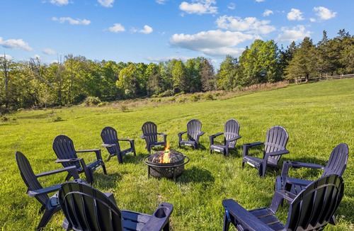 Chester Villa | 11BR Retreat w Pool, Hot Tub, Sauna & Game Room