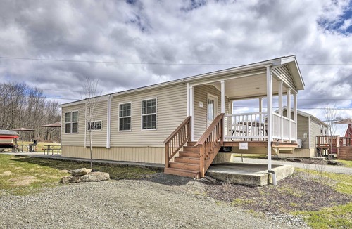 Pleasant Mount Villa | 120-Min NYC Getaway | Green Pocono Suites