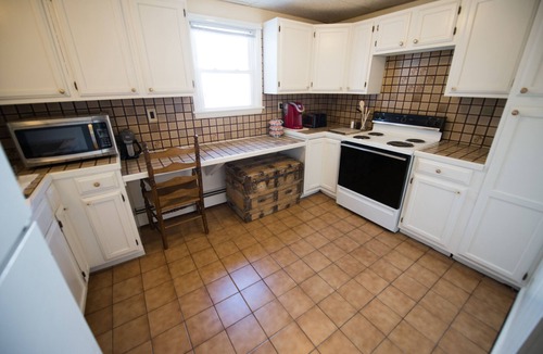 West End House | 1200 sq ft ♦ West End Townhouse ♦ Perfect Location