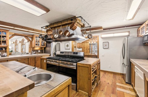 West Dover Villa | 12BR Villa Near Mount Snow Sleeps 35 Hot Tub & Indoor Pool