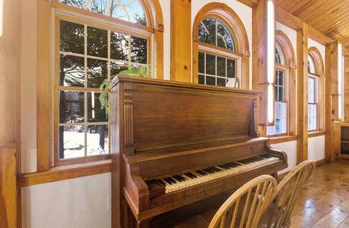 West Dover Villa | 12BR Villa Near Mount Snow Sleeps 35 Hot Tub & Indoor Pool