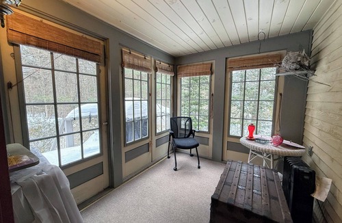 Bethlehem House | 12MV Townhome in historic Maplewood Village; pool, hot tub, gym