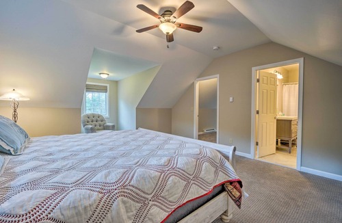 Manchester Center House | 13-Acre Manchester Retreat: 13 Miles to Bromley!