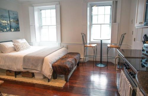 Marblehead Apartment | 1742 Marblehead Studio|Minutes to Salem|Parking